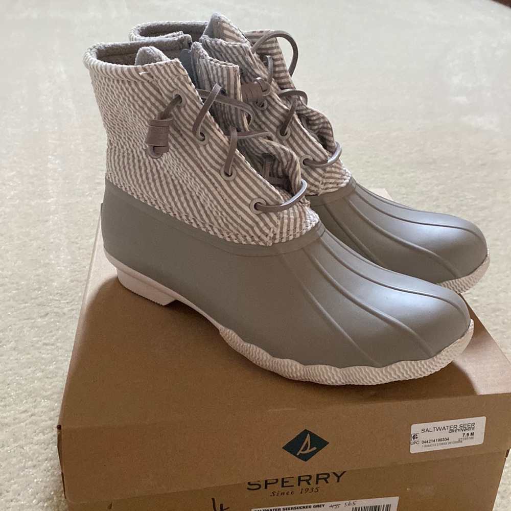 NEW Sperry Saltwater Seersucker Grey Boots Women’s Size 7.5